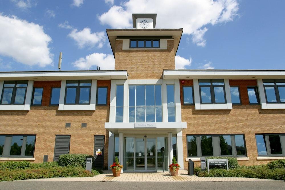 מלון מילטון קינס Kents Hill Park Training & Conference Centre מראה חיצוני תמונה