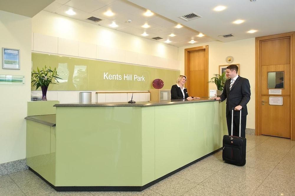 מלון מילטון קינס Kents Hill Park Training & Conference Centre מראה חיצוני תמונה