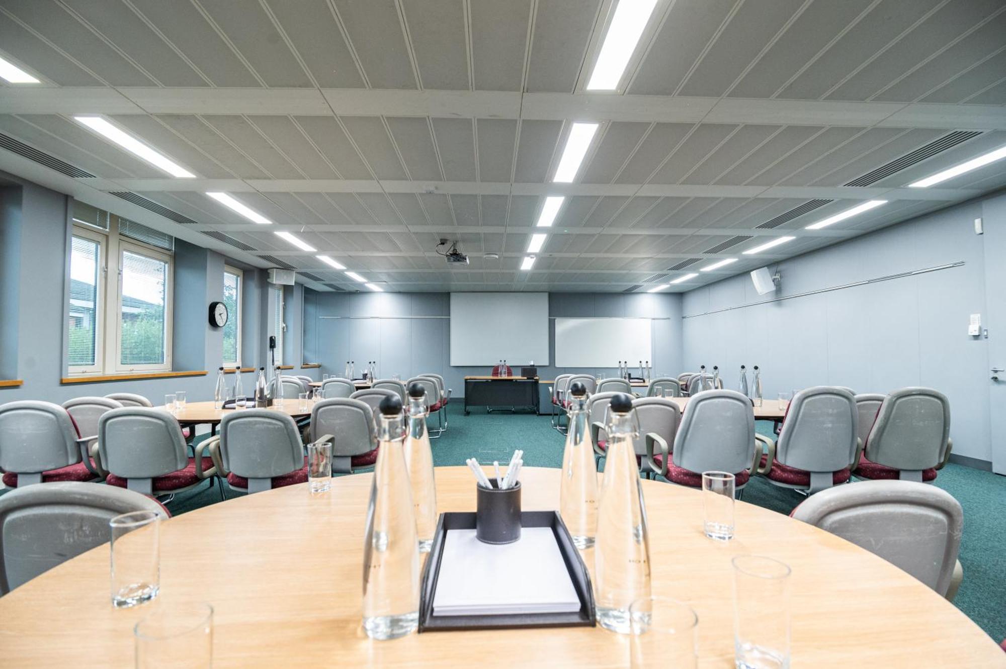 מלון מילטון קינס Kents Hill Park Training & Conference Centre מראה חיצוני תמונה
