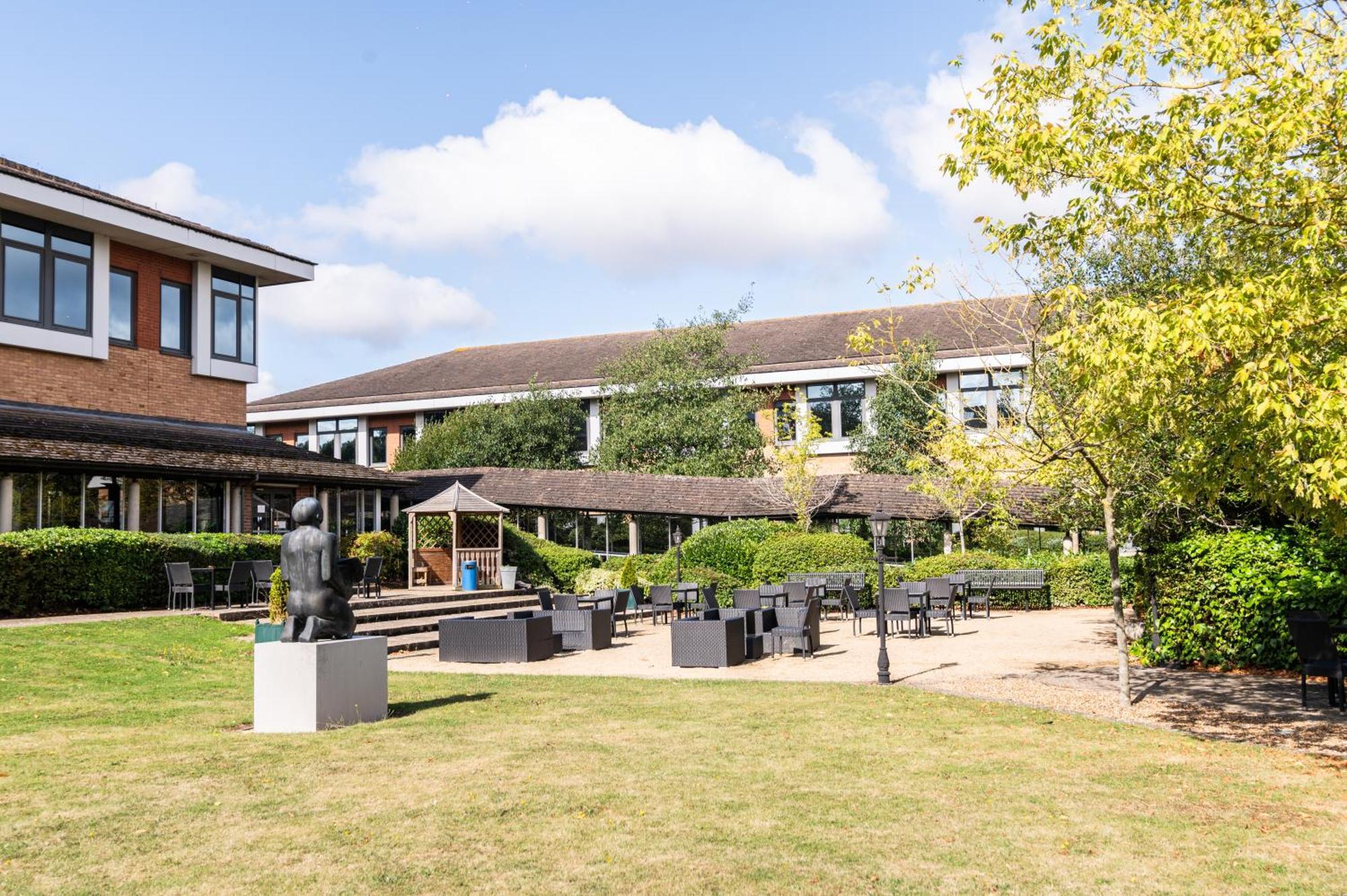 מלון מילטון קינס Kents Hill Park Training & Conference Centre מראה חיצוני תמונה