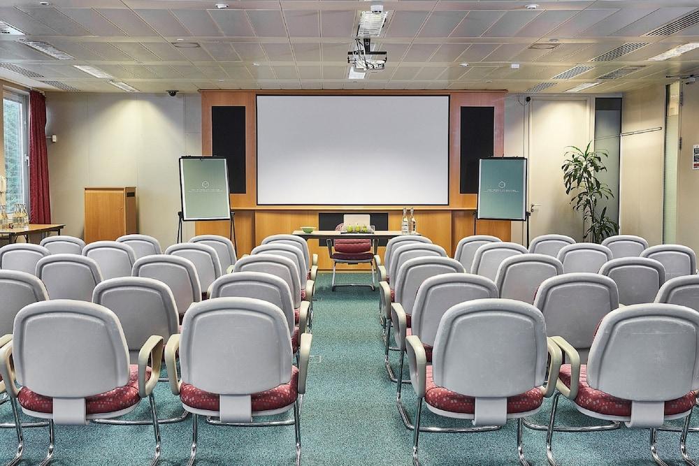 מלון מילטון קינס Kents Hill Park Training & Conference Centre מראה חיצוני תמונה